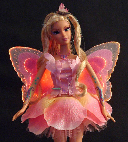 http://www.my-family-fun.com/pictures/barbie/barbie-fairytopia-elina-doll-magical-light-up-wings-doll-family.jpg